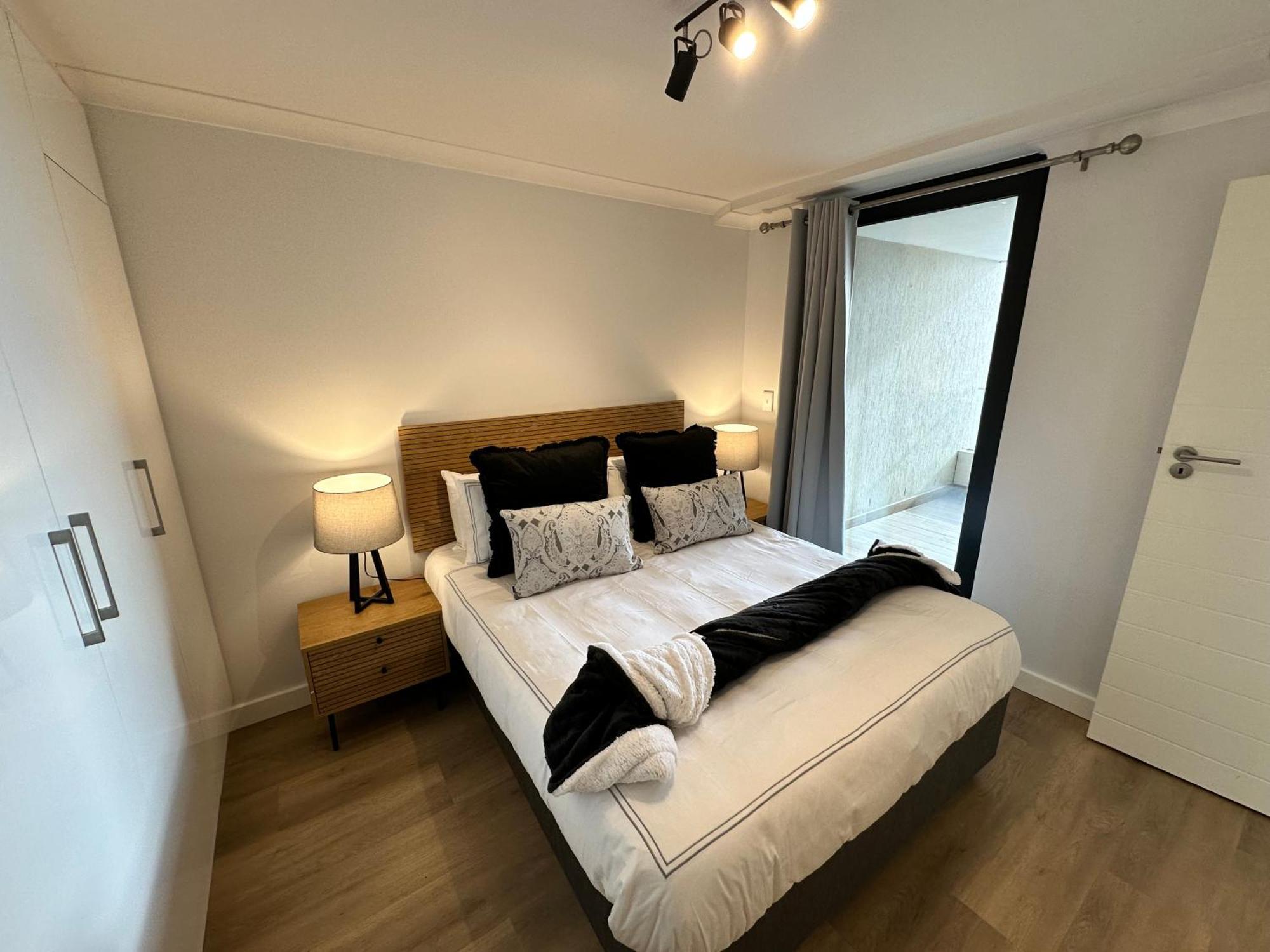 Newlands Peak Apartment