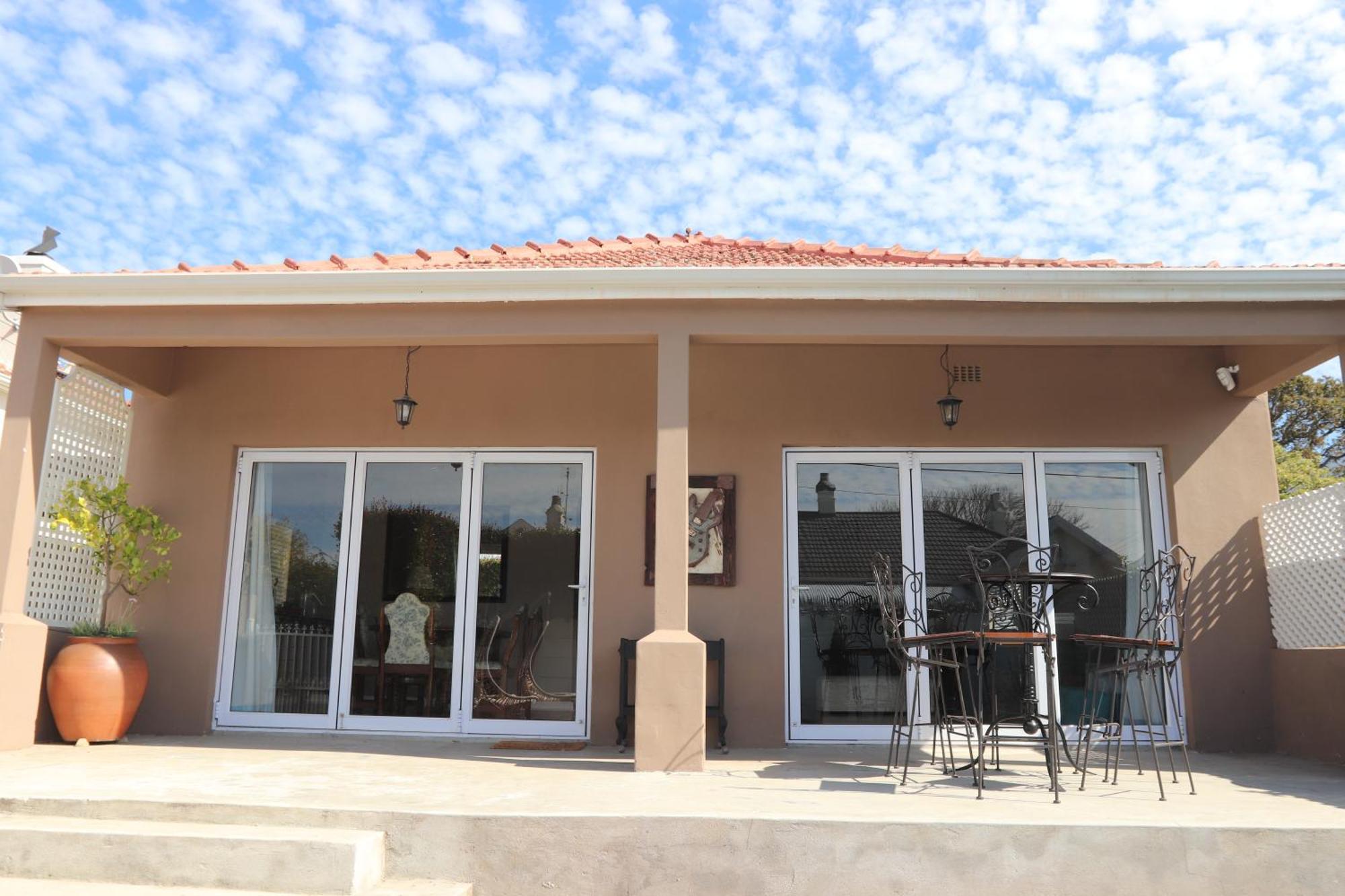 Casa de férias Scenic Two Bedroom House With Splash Pool
