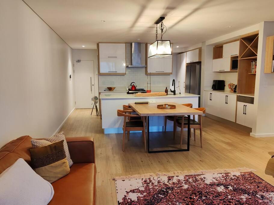 _n_hear_ The Ocean Apartment *