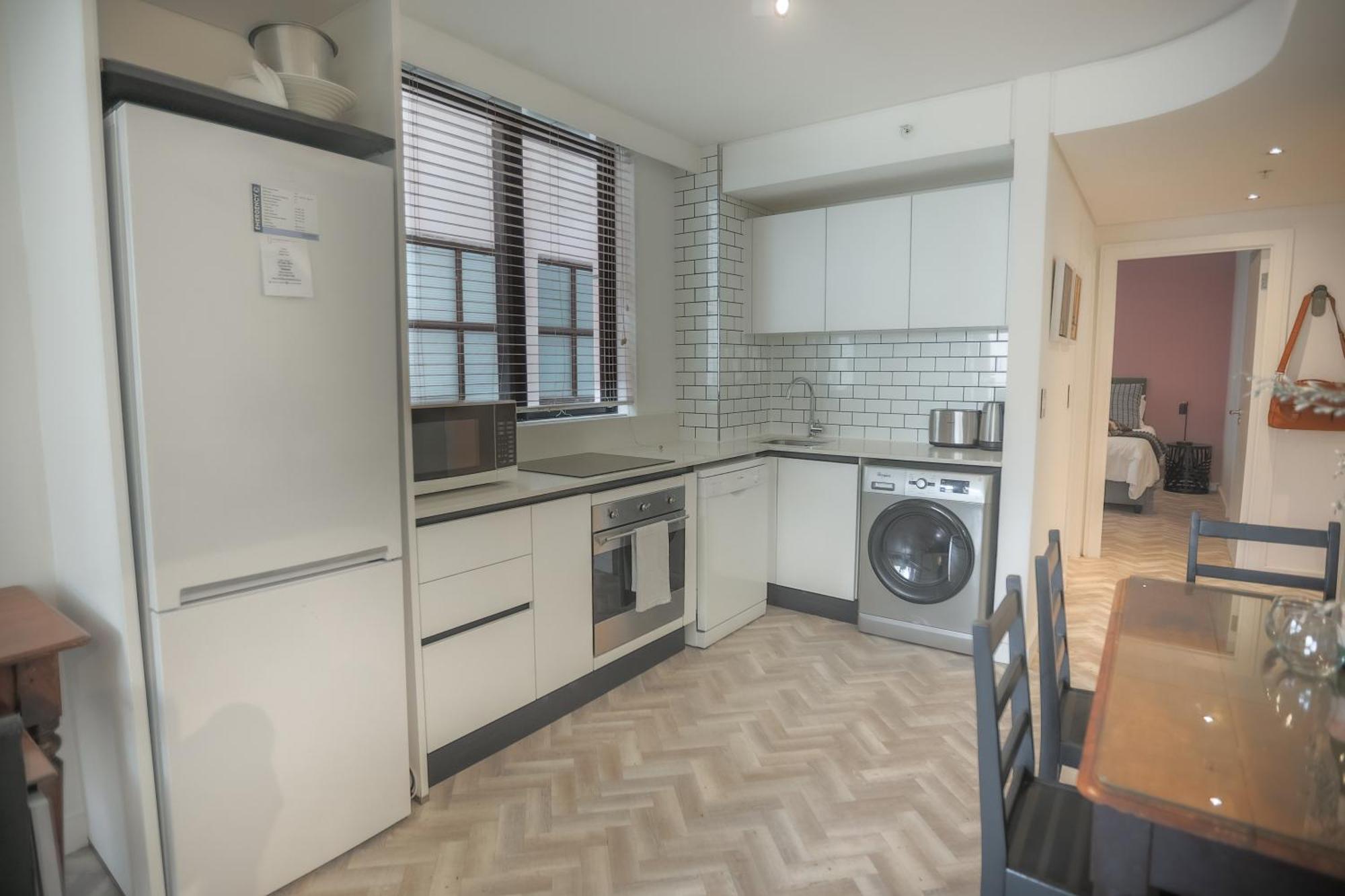 Table Mountain View In Quiet Centre Apartment *