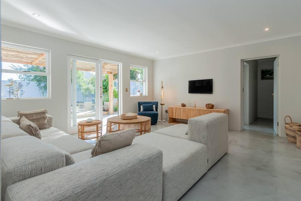Kom4Nest 2Br Pool, Solar Apartment