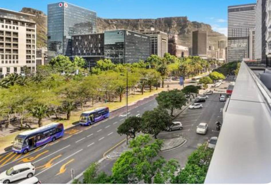 Deluxe Charm Loadshedding Free Apartment Cape Town
