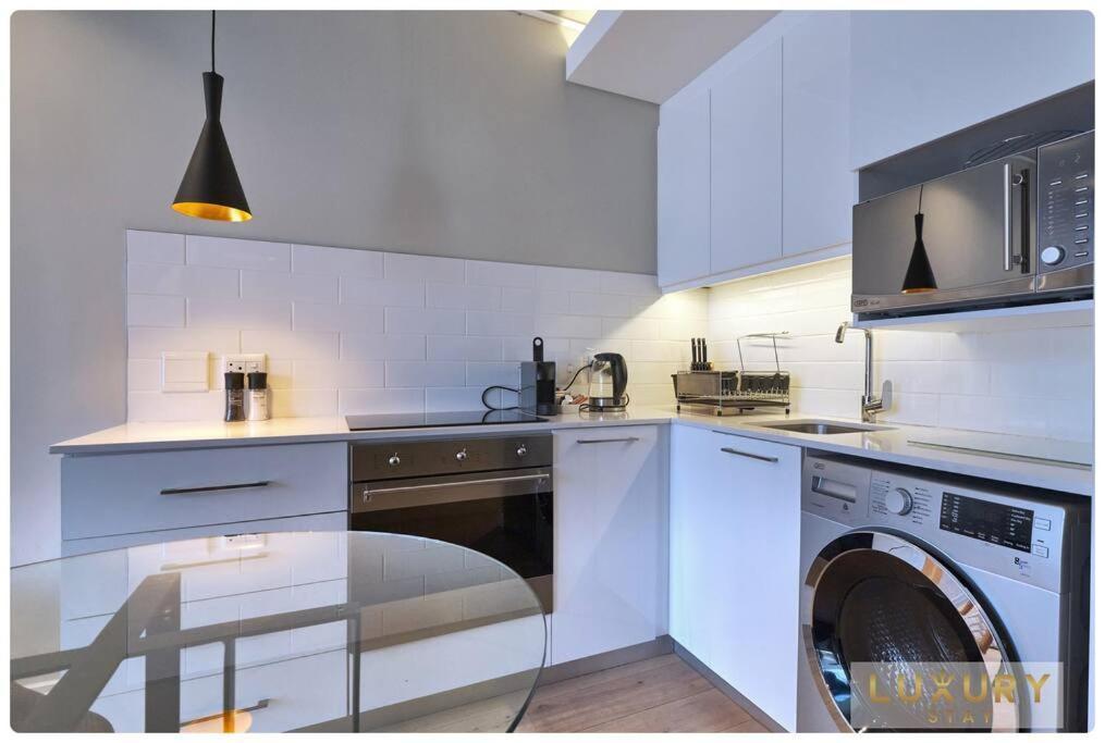 Chic 1Br Walk To V&A Loadshedding-Free Apartamento *