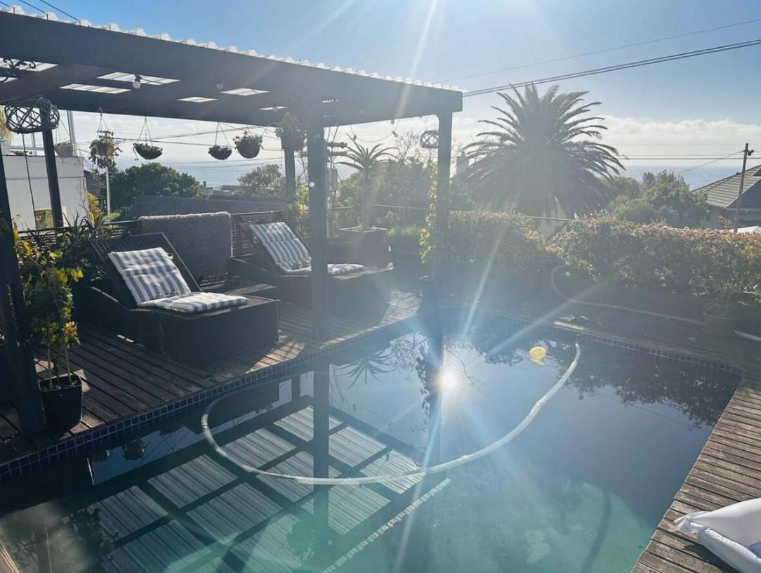 60 Rottingdean Road * Cape Town