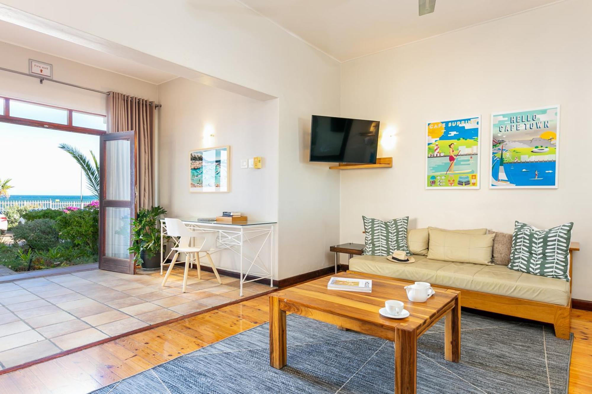 Camps Bay Village 3*