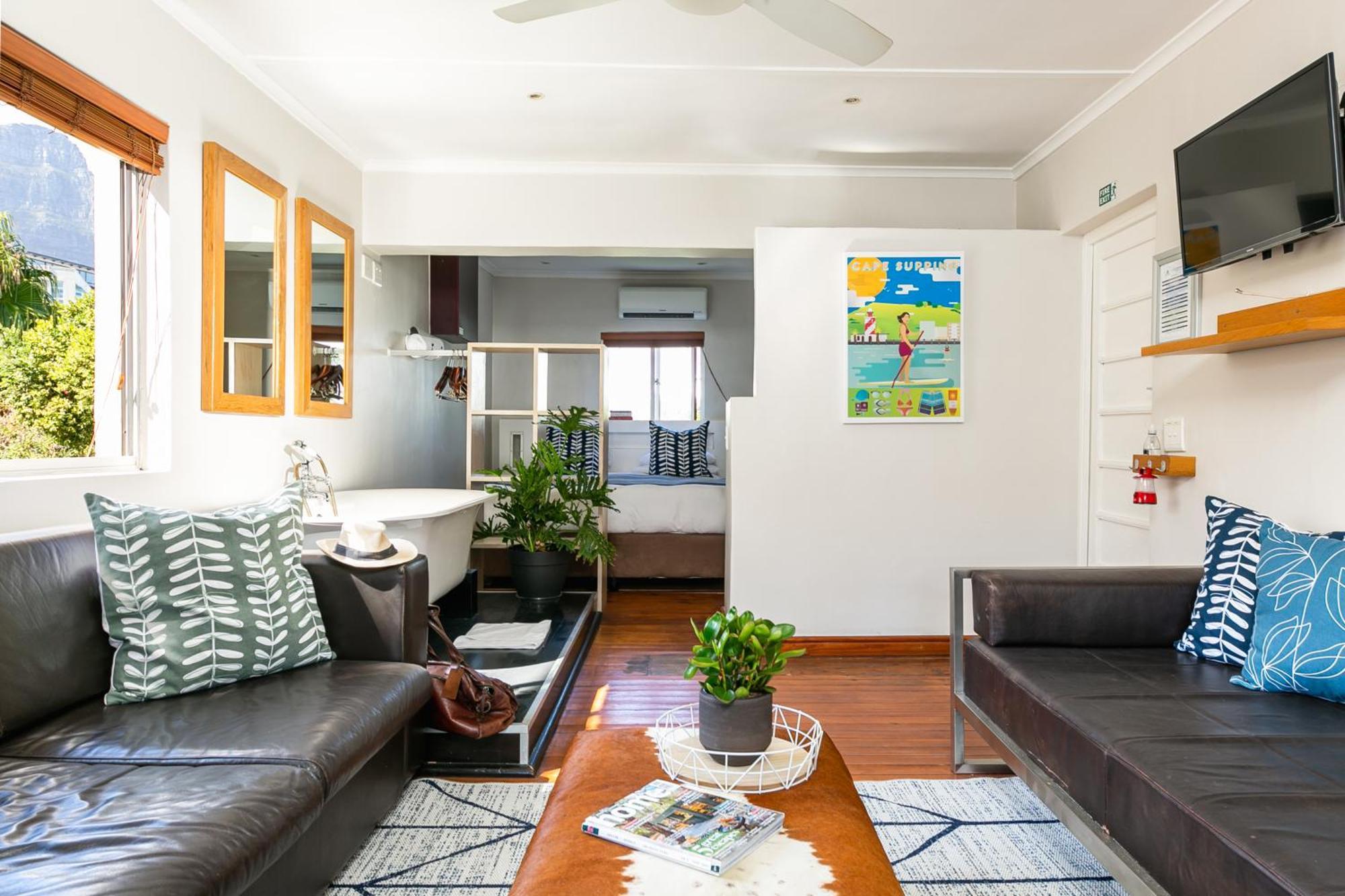 Aparthotel Camps Bay Village