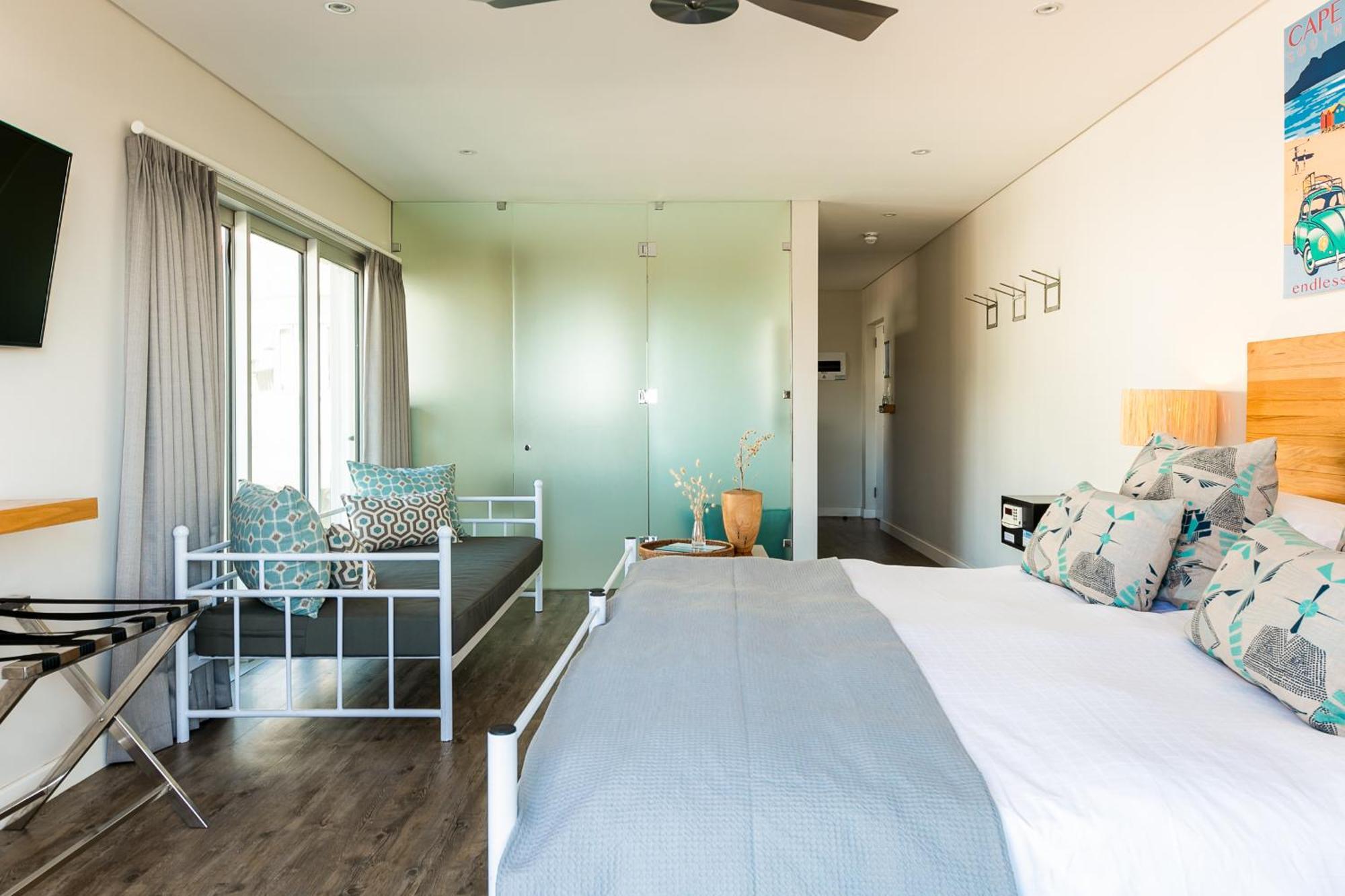 Camps Bay Village 3*