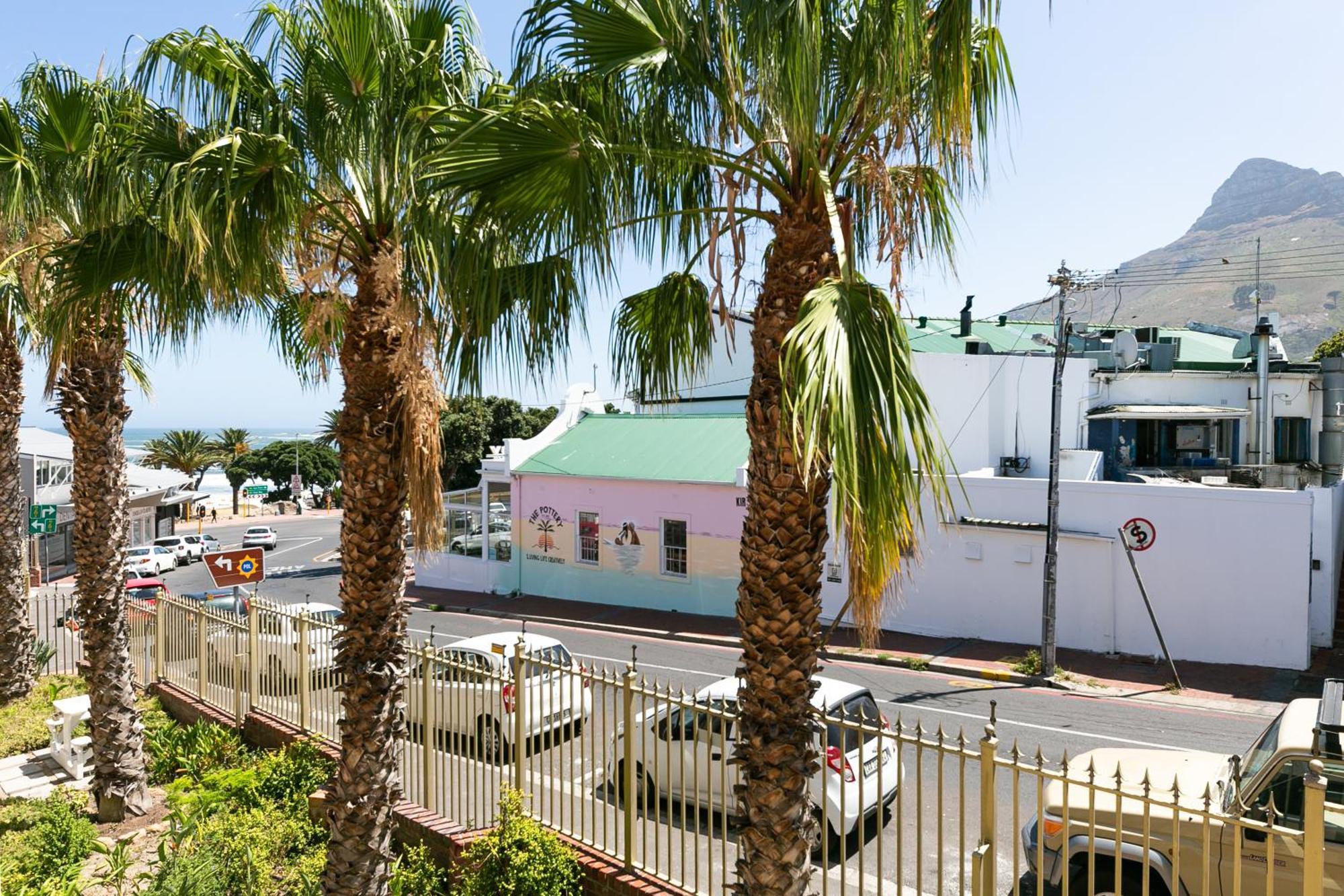 Camps Bay Village Aparthotel 3*