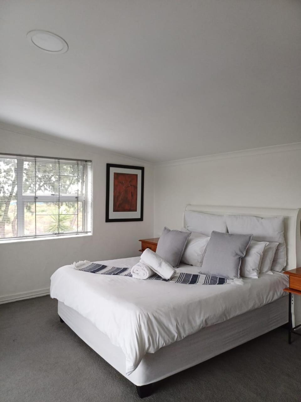 Sunny Get Away For A Family Of 4 Apartment Cape Town