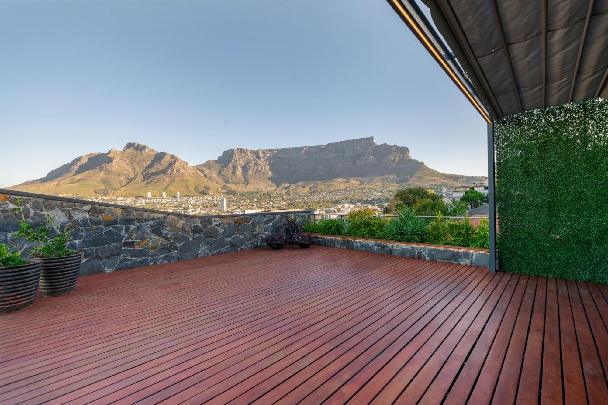 Villa The Lookout - Panoramic 4 Bedroom House With Free Wifi And Pool Cape Town