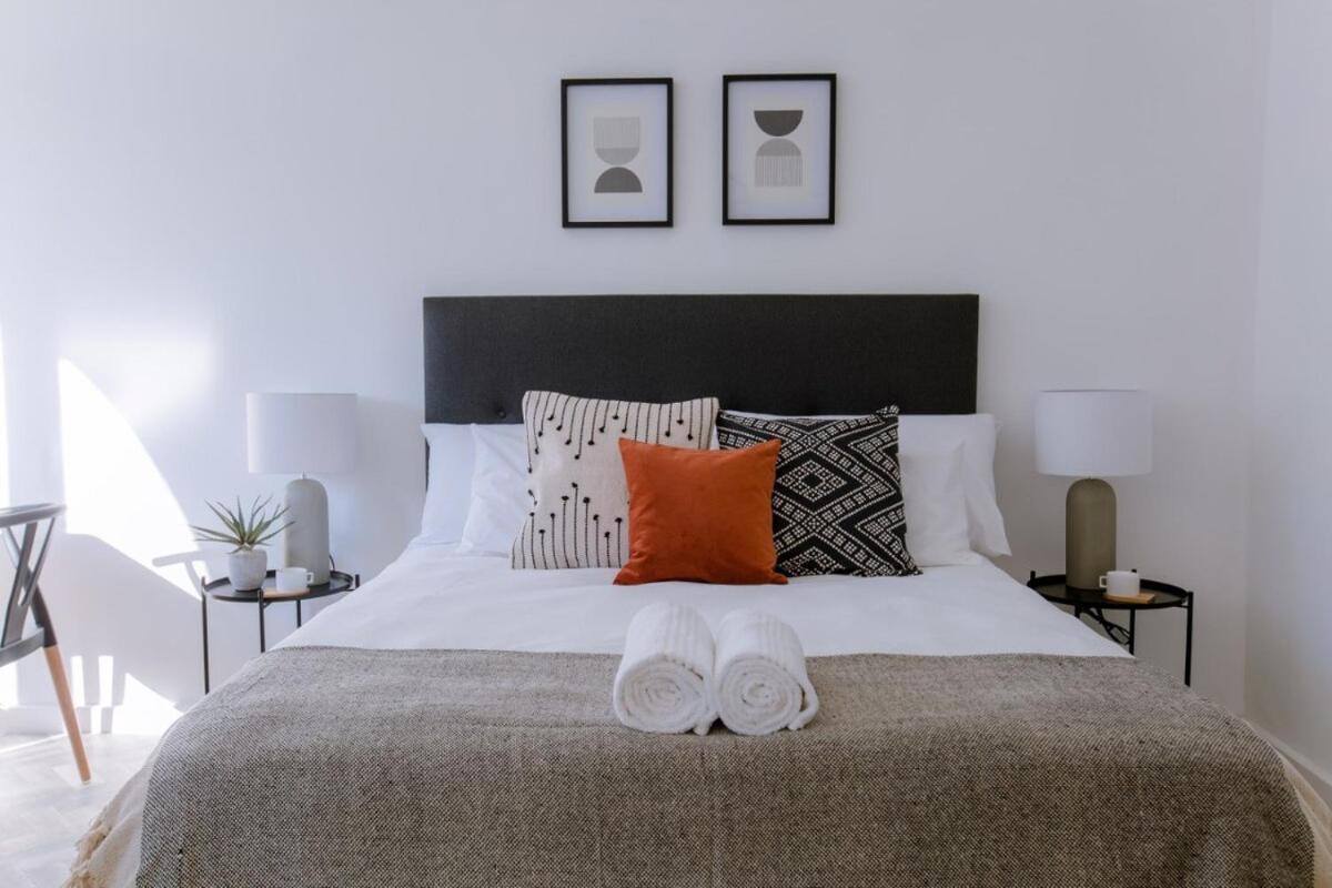 Stylish, Modern, Walk To Restaurants And Cbd * Cape Town