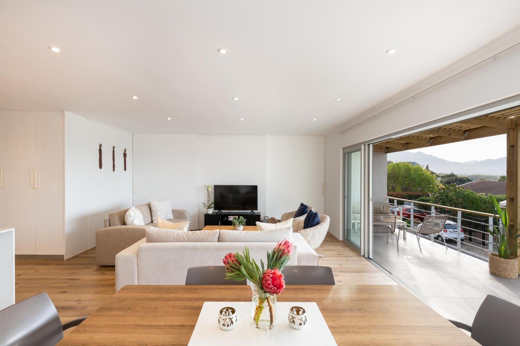 Lakeside Off-grid Exquisite Views Of Holiday home
