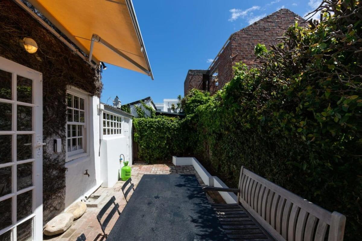 Ty-bach Cotttage Leafy Newlands Village Holiday home