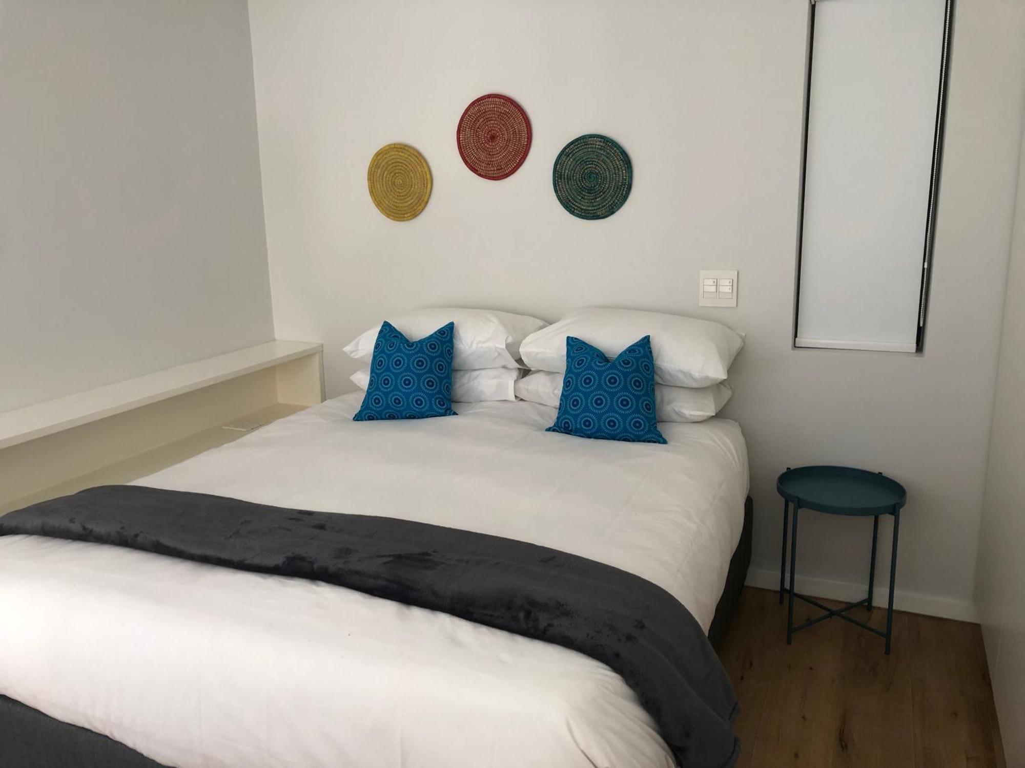 Seapoint - Pool - Gym - Balcony Apartment