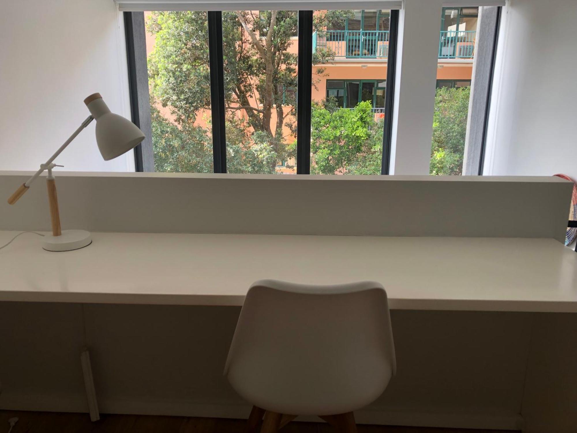 Seapoint - Pool - Gym - Balcony Apartment