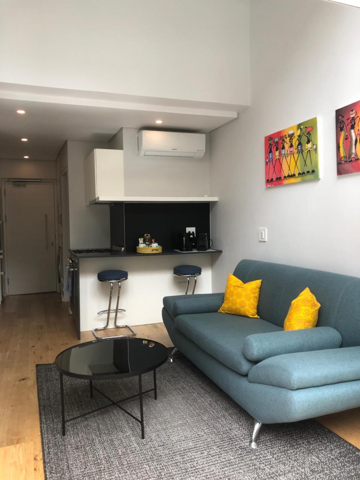 Seapoint - Pool - Gym - Balcony Apartment *