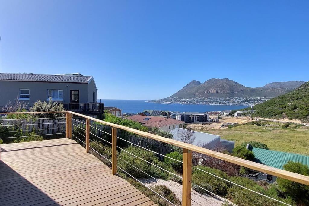 Quaint With Harbour Views * Cape Town