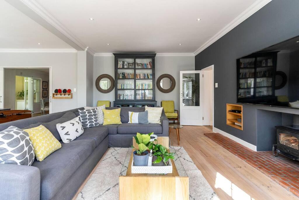 Elite Oasis With Private Padel Court
