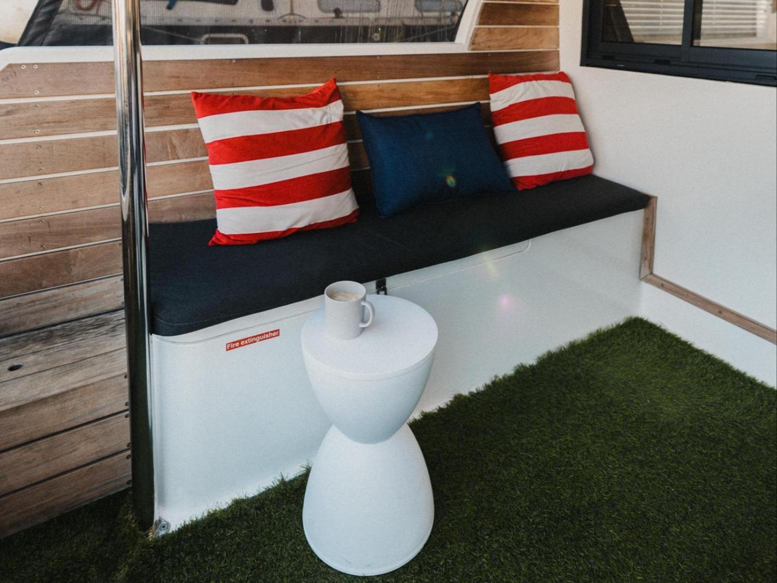 Waterfront Houseboat * Cape Town