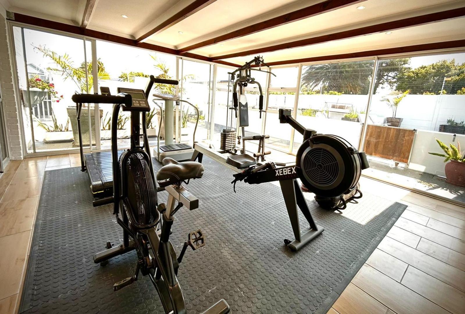 Rosa Luxury With Pool Guest house
