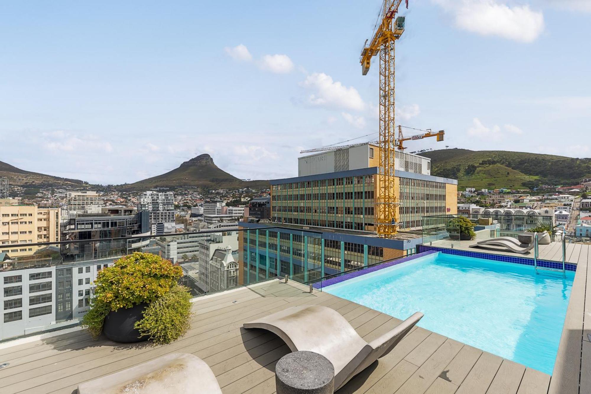 Apartment Tokyo Deluxe Urban Cape Town
