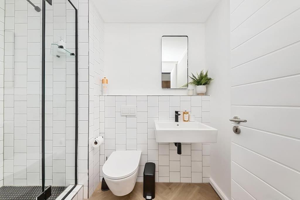 Apartamento Chic Minimalist Retreat