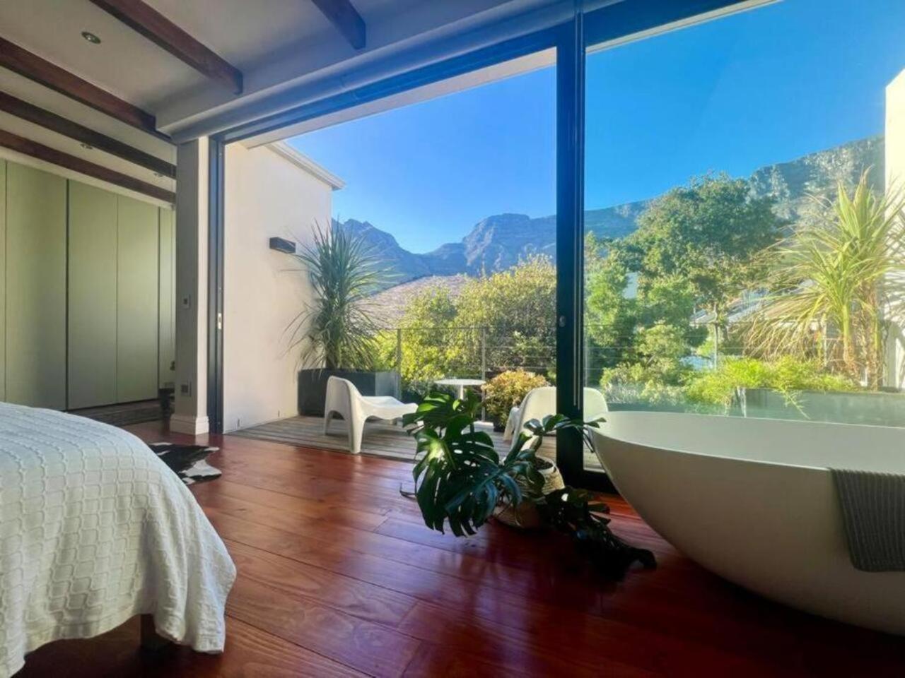 Victorian With Stunning Views & Pool Cape Town