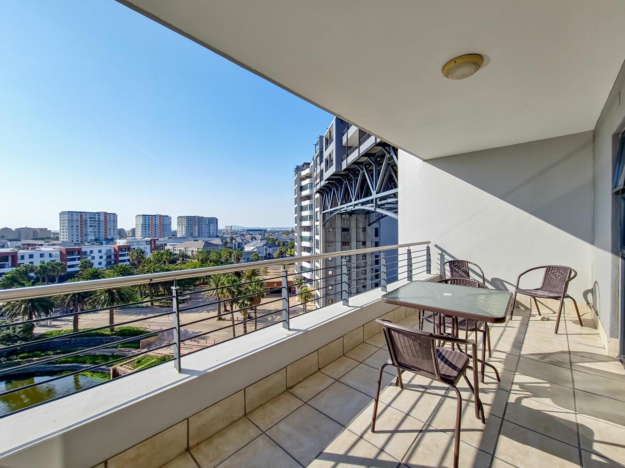Canal, Mountains, Sea Views, Pool, Gym, Parking, Wifi Apartment *