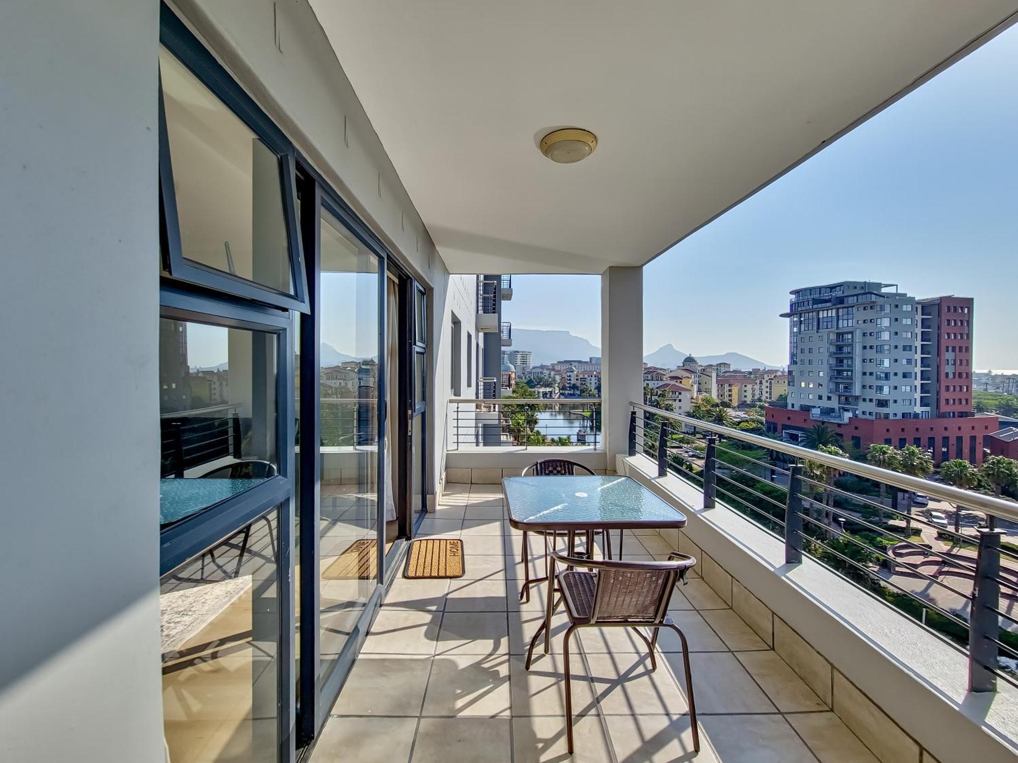 Canal, Mountains, Sea Views, Pool, Gym, Parking, Wifi *