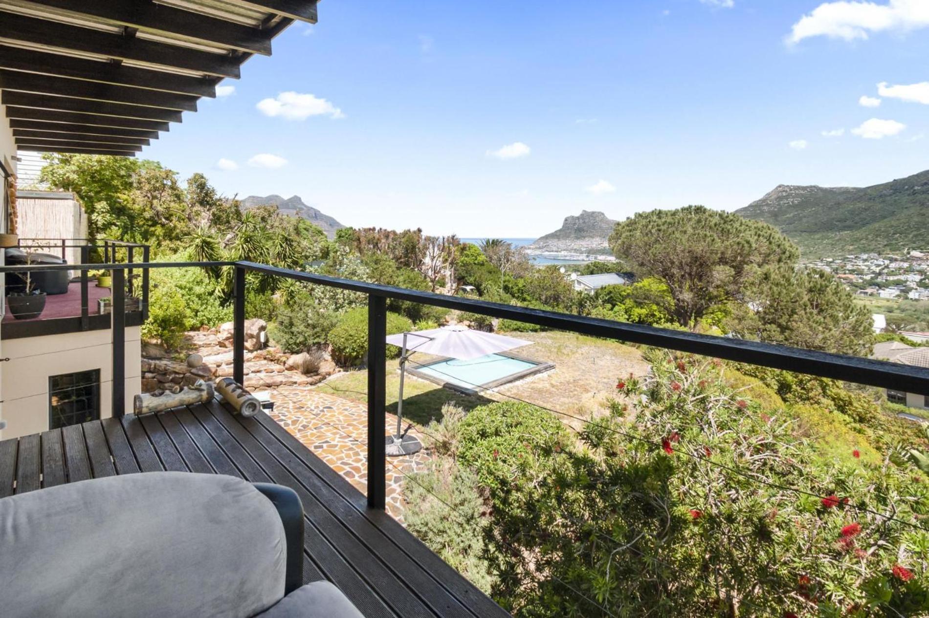 Hout Bay Coastal With Mountain Views *