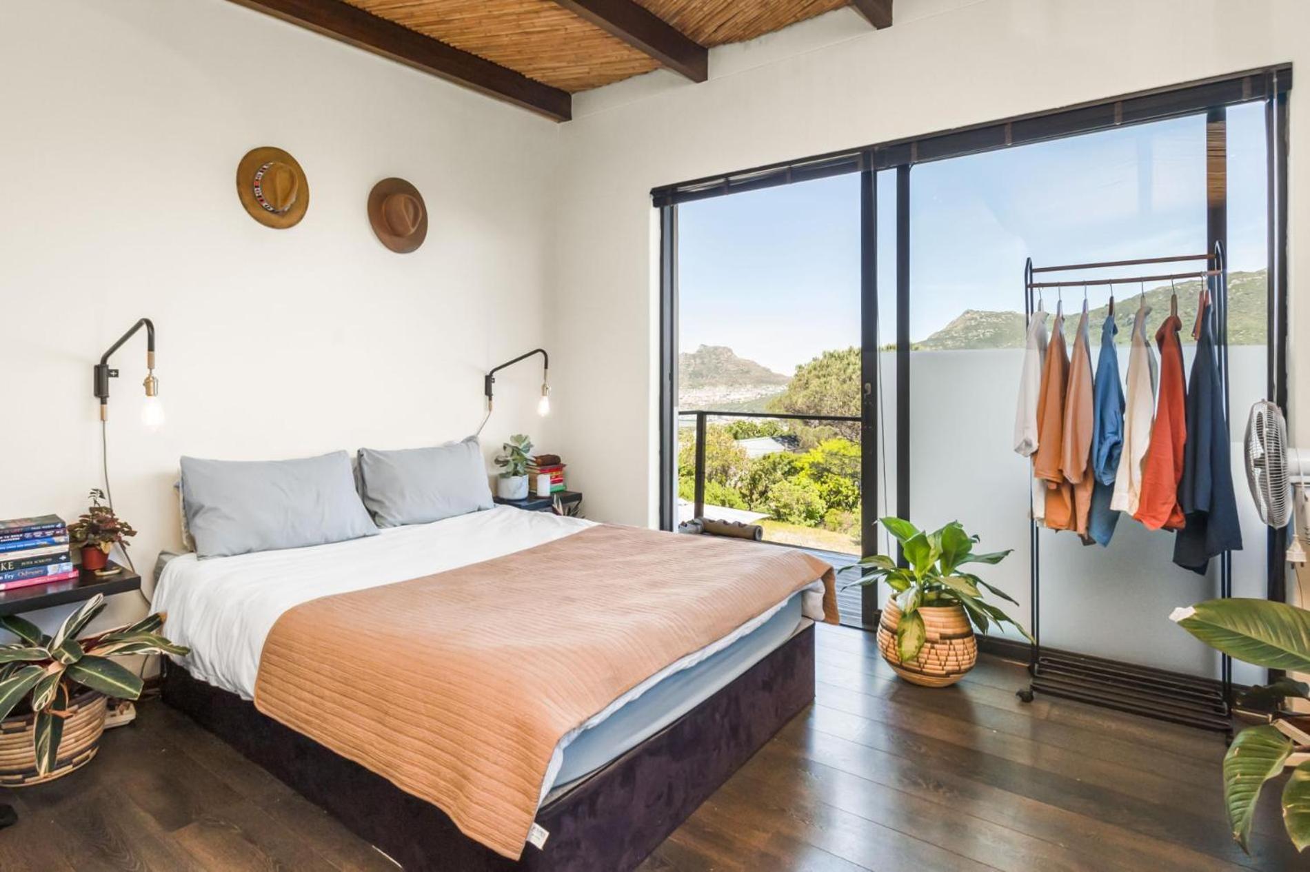 Hout Bay Coastal With Mountain Views * Cape Town