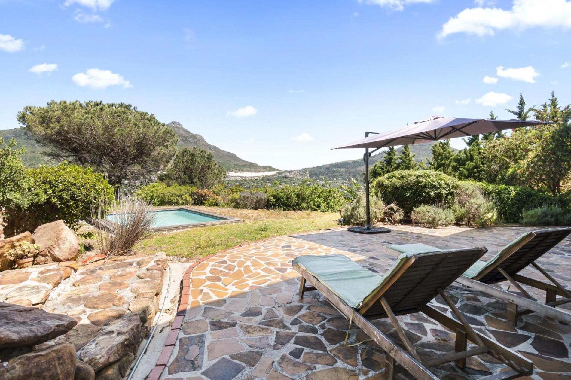 Hout Bay Coastal With Mountain Views *