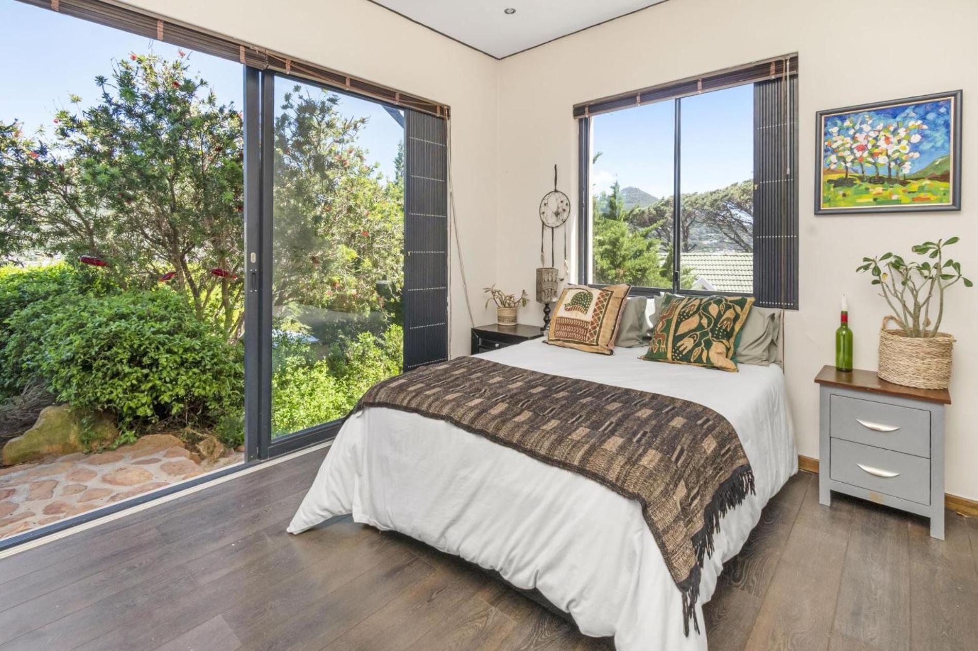 Hout Bay Coastal With Mountain Views Villa