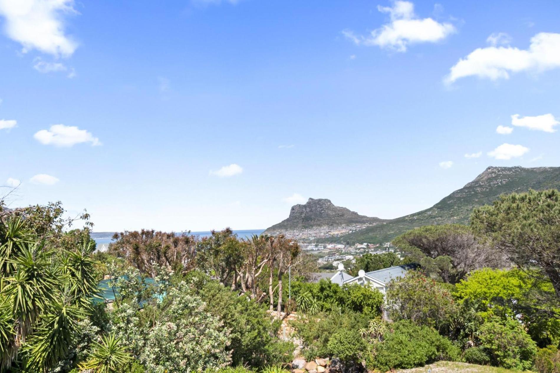 Hout Bay Coastal With Mountain Views Villa