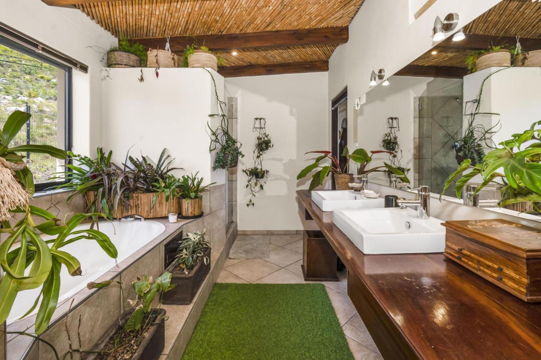 Hout Bay Coastal With Mountain Views Villa *