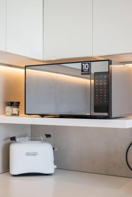 Luxury Loft Living - Elegant 1-bed Apartment