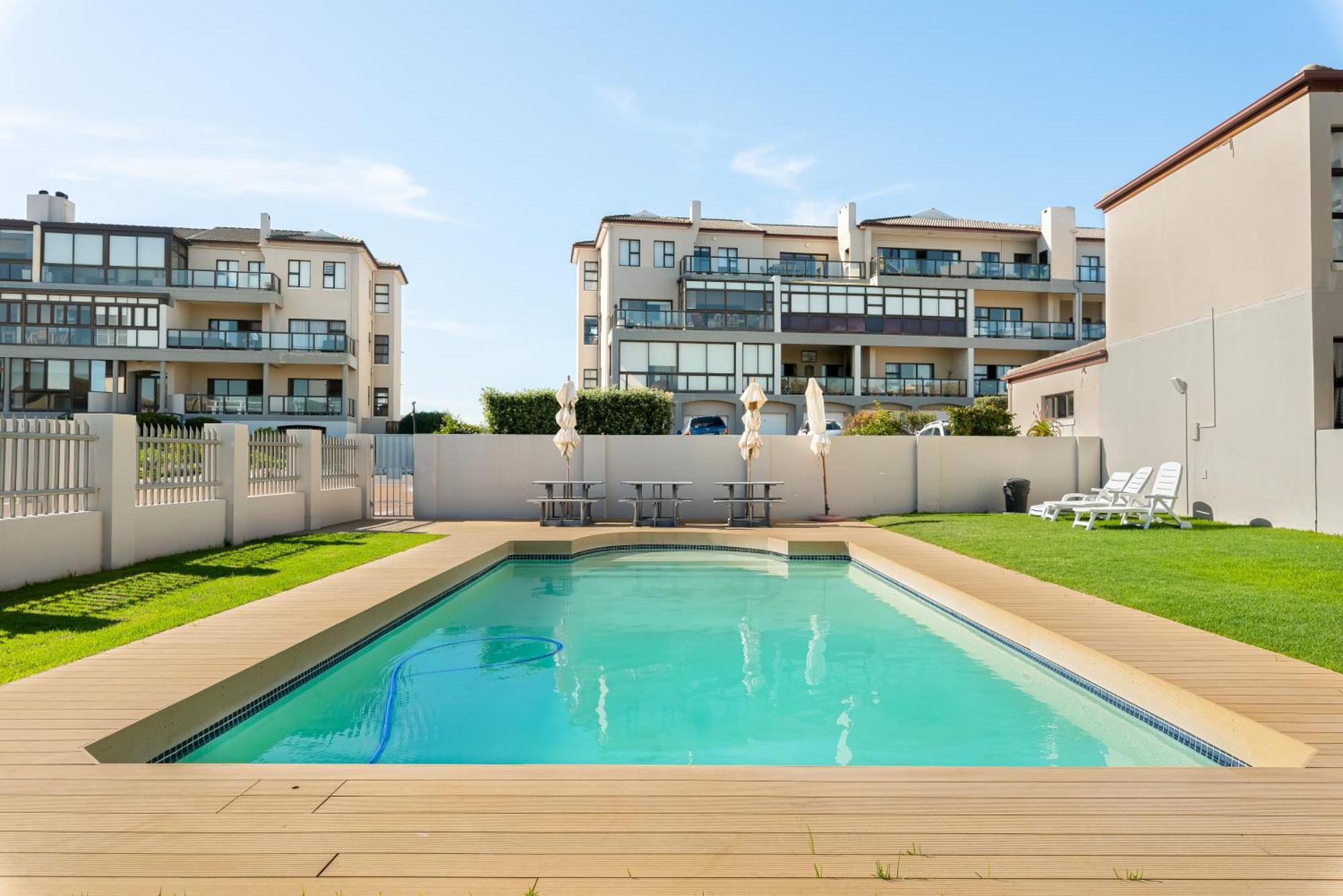 90 St Tropez Big Bay Club * Cidade Do Cabo