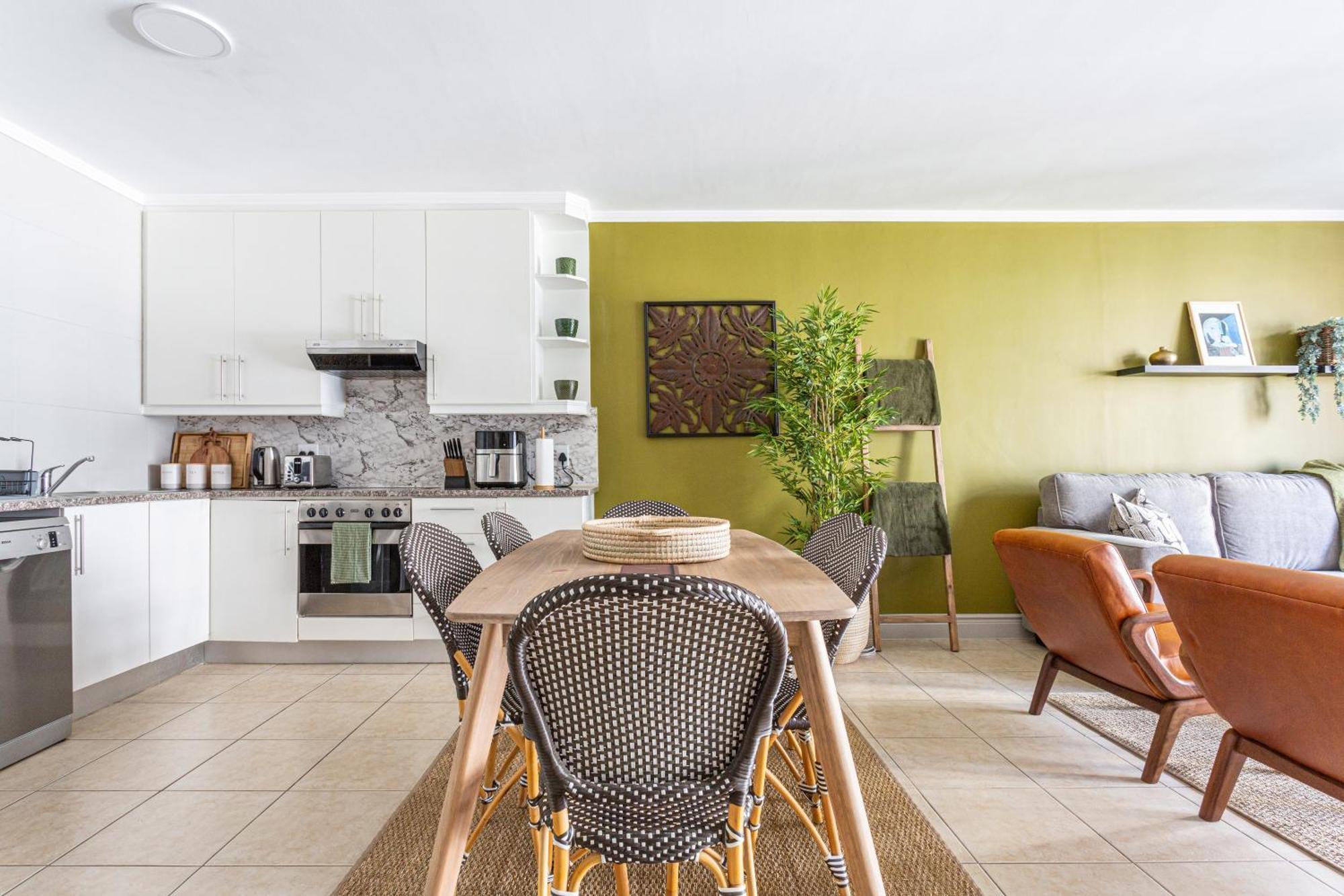 Contemporary Flat With Gym *