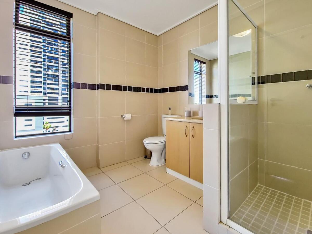 Central, Secure, Family With Pool And Gym!
