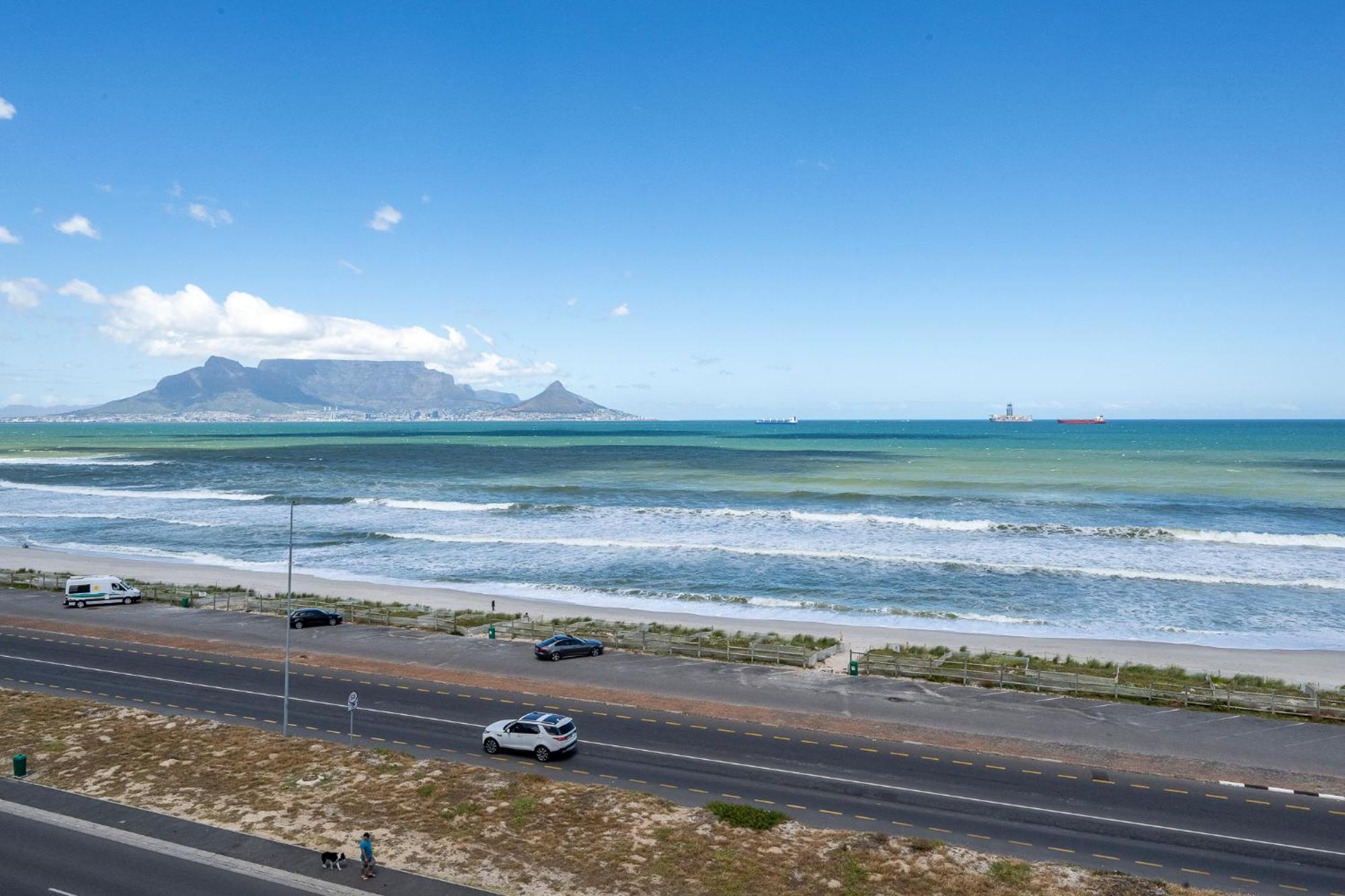 2 Bedroom - Blouberg Beachfront Apartment *
