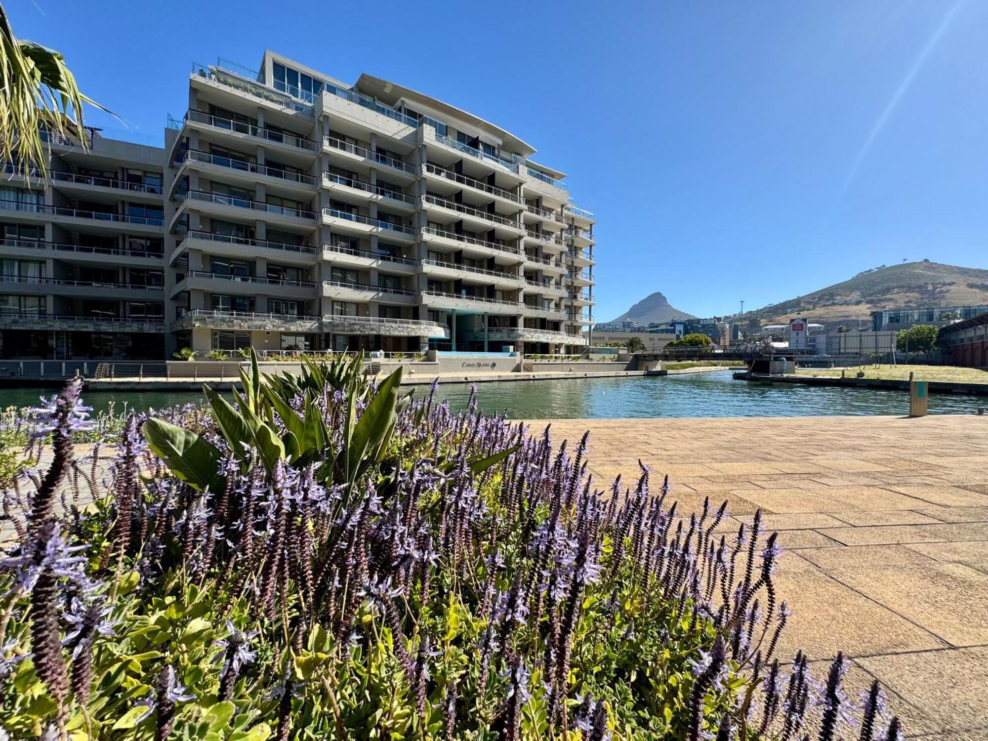 Apartment Waterfront Canal - Fully Equipped One Bedroom Cape Town