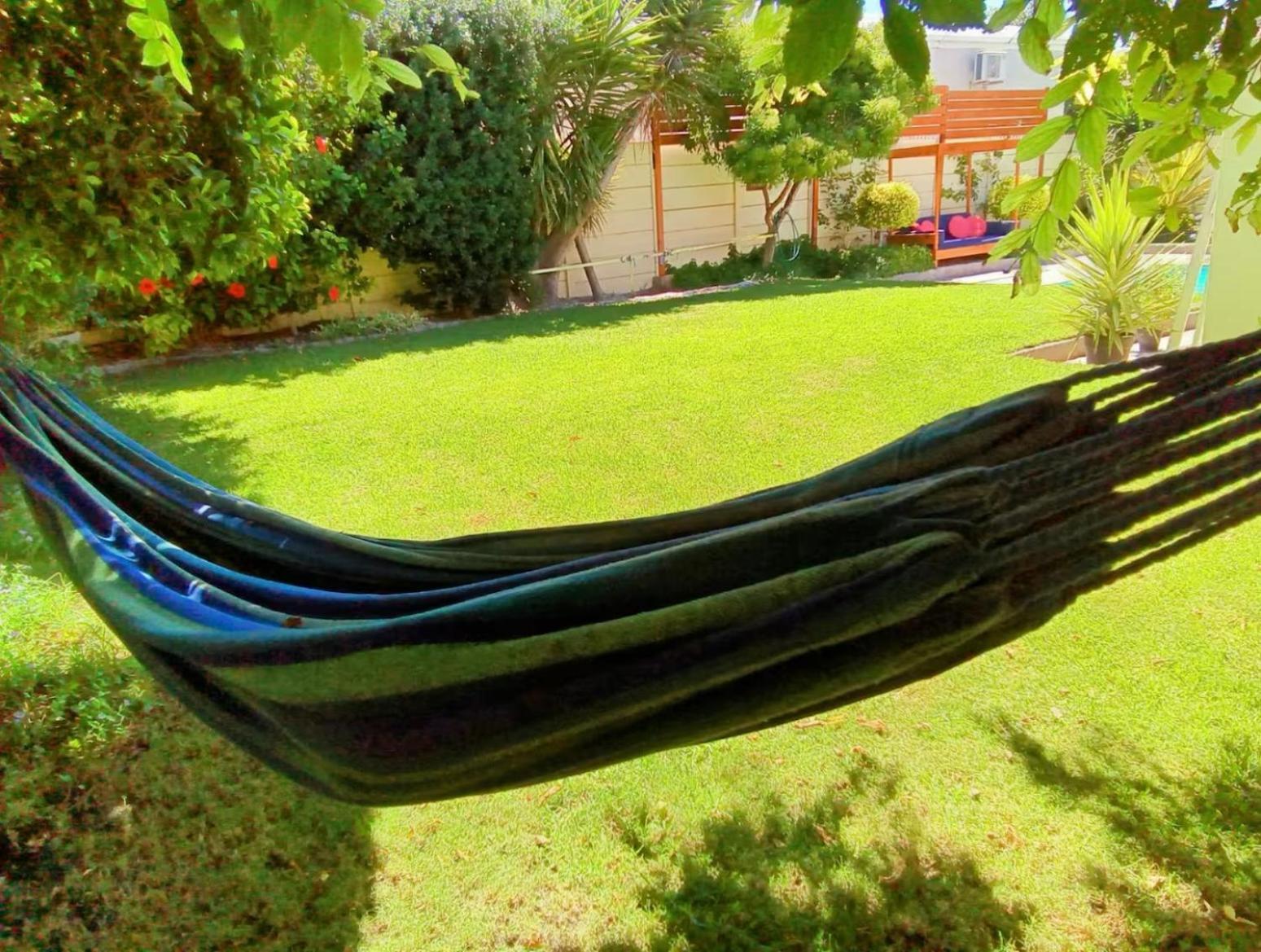 Spacious Cosy With Own Bathroom, No Load Shedding Homestay Cape Town