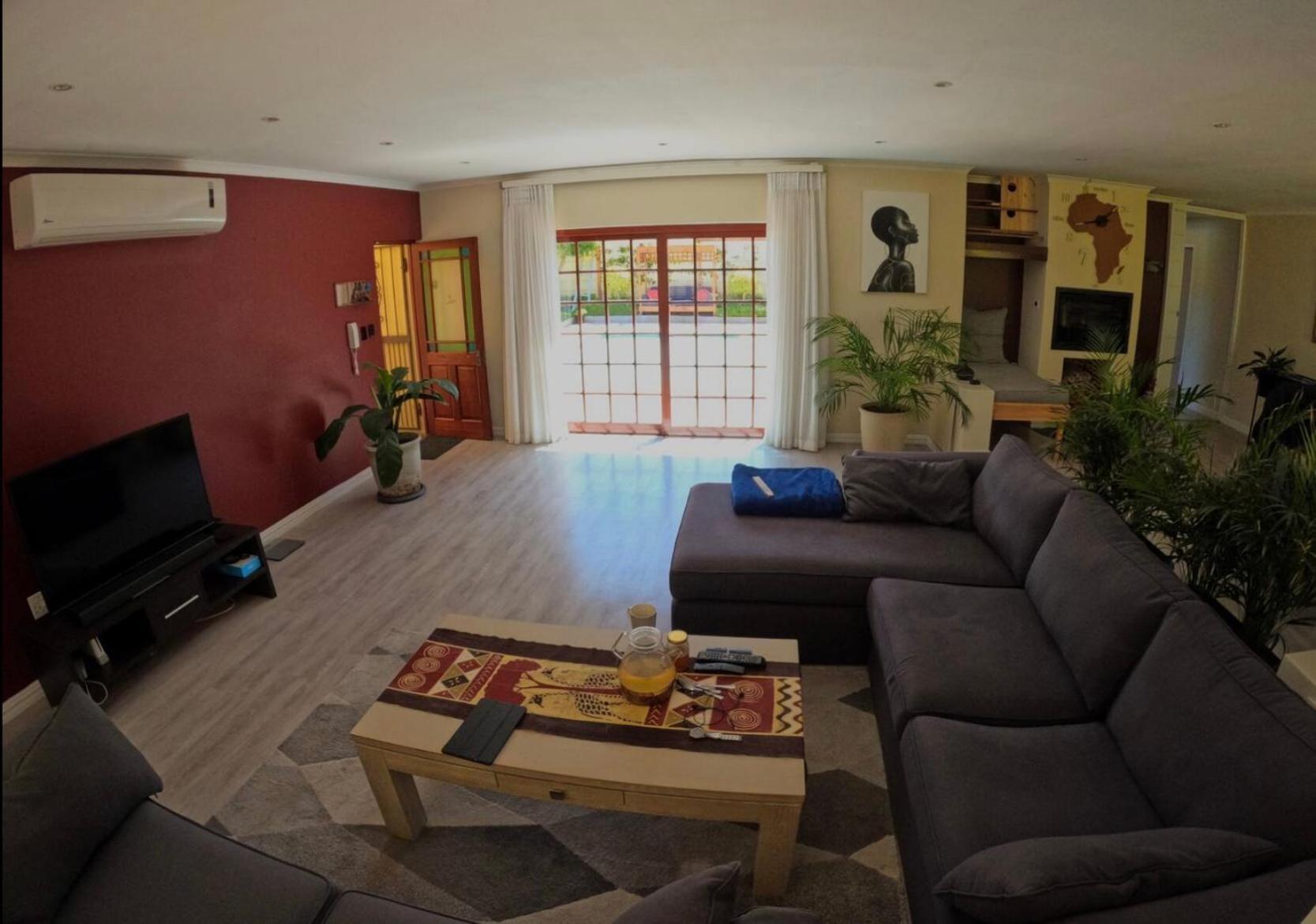 Spacious Cosy With Own Bathroom, No Load Shedding