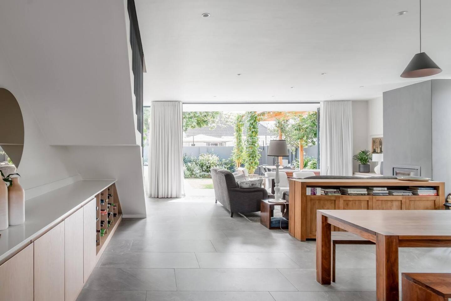 Beginnings - New Townhouse In Welcoming Heart Of Newlands