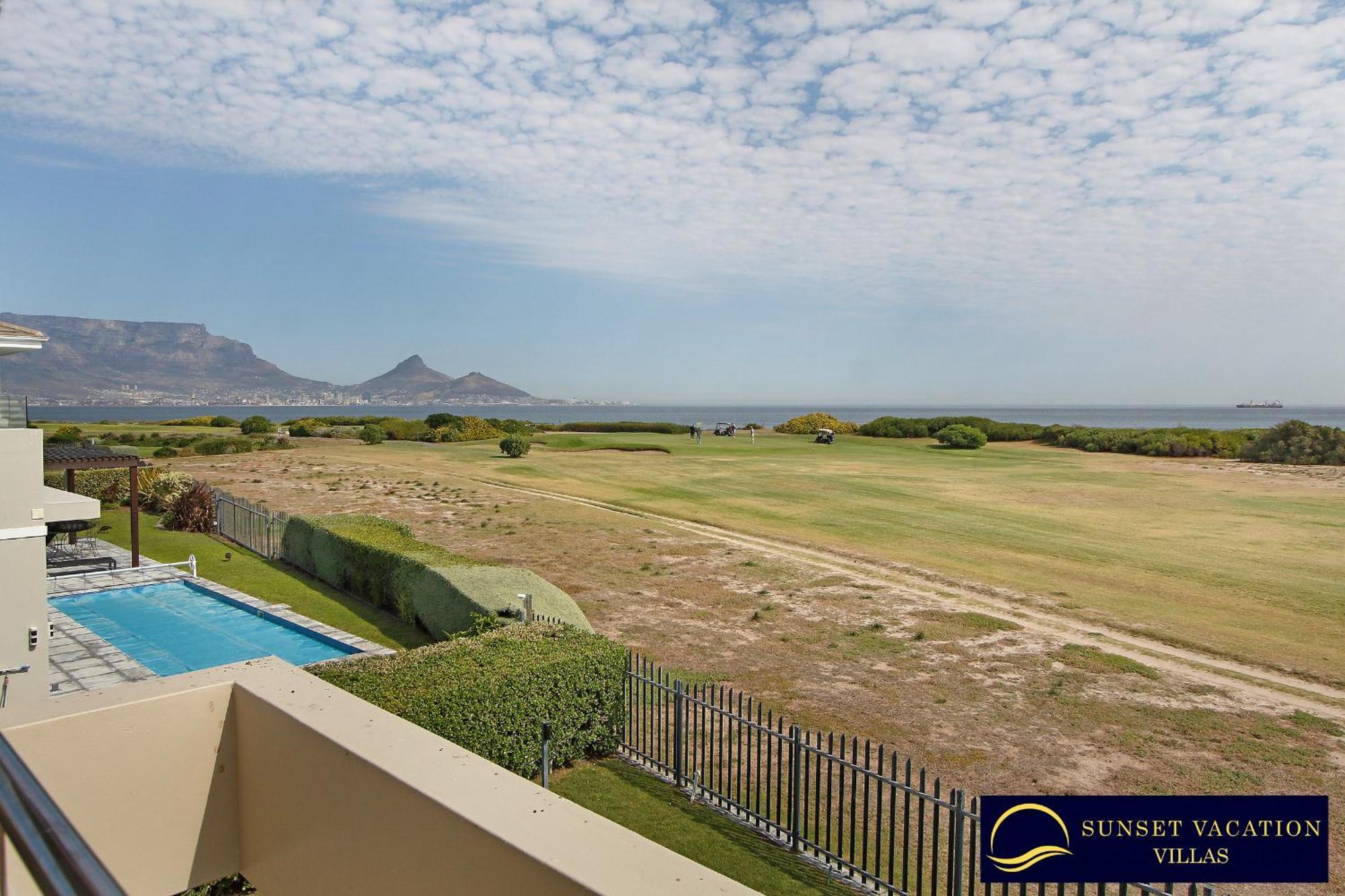 Villa Kite Surfers *