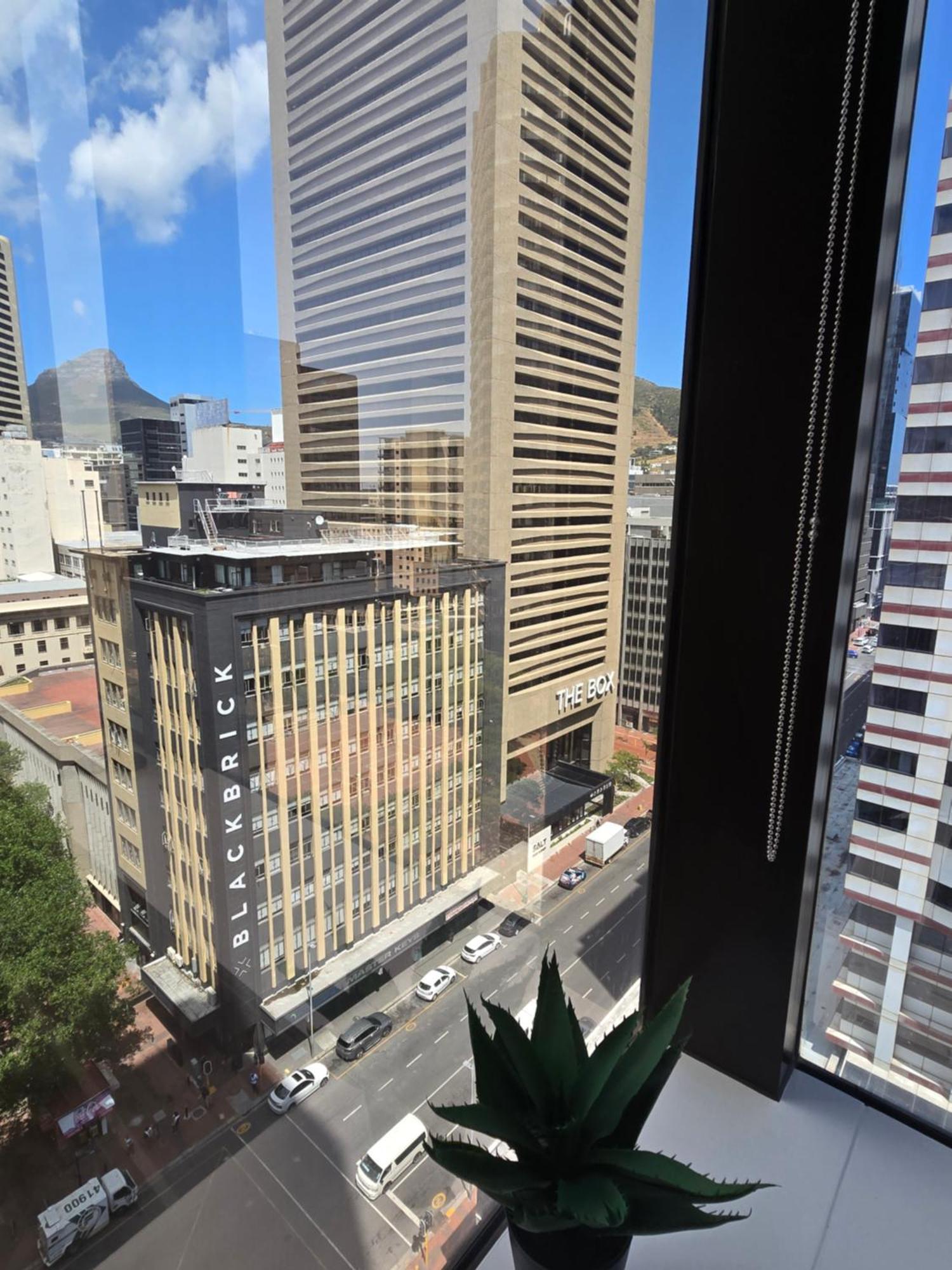 Lux - Near Cticc And V&a Apartment