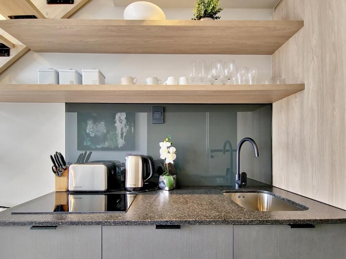 Apartment Bright Natural Light, Secure, Wifi,6th Floor Views Cape Town