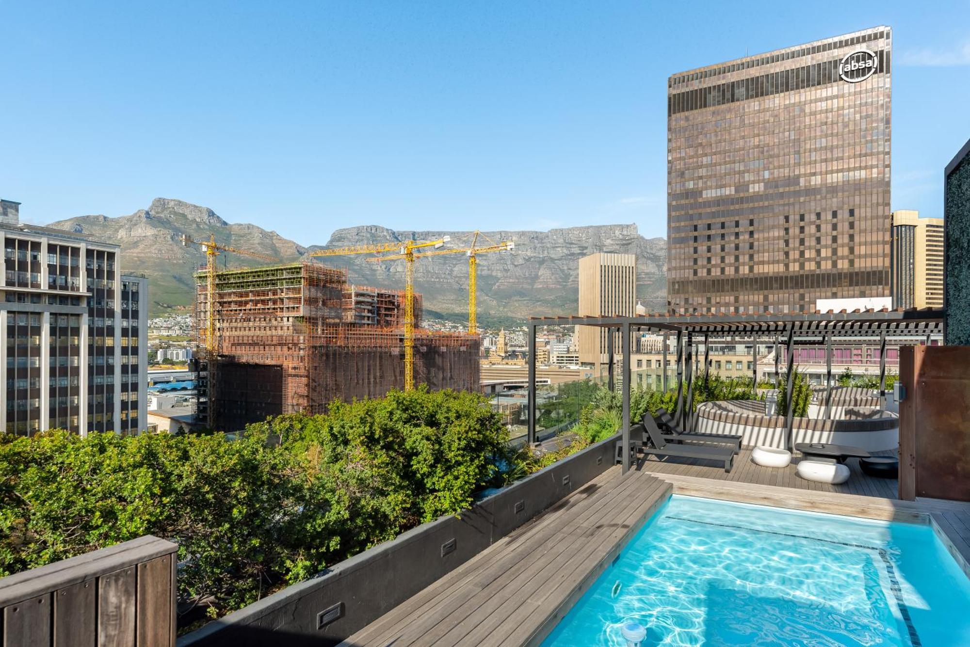 The Duke 905 * Cape Town