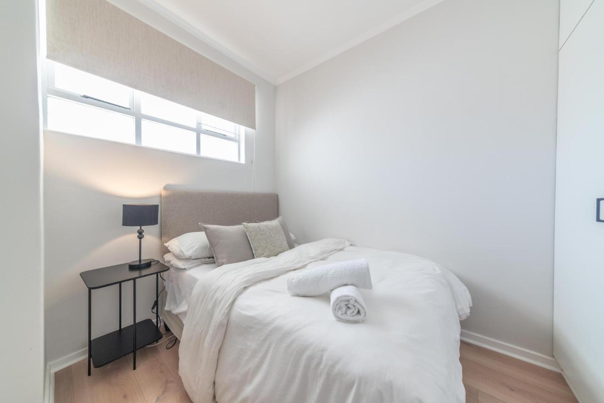 The 405 Shoreham Escape Apartment *