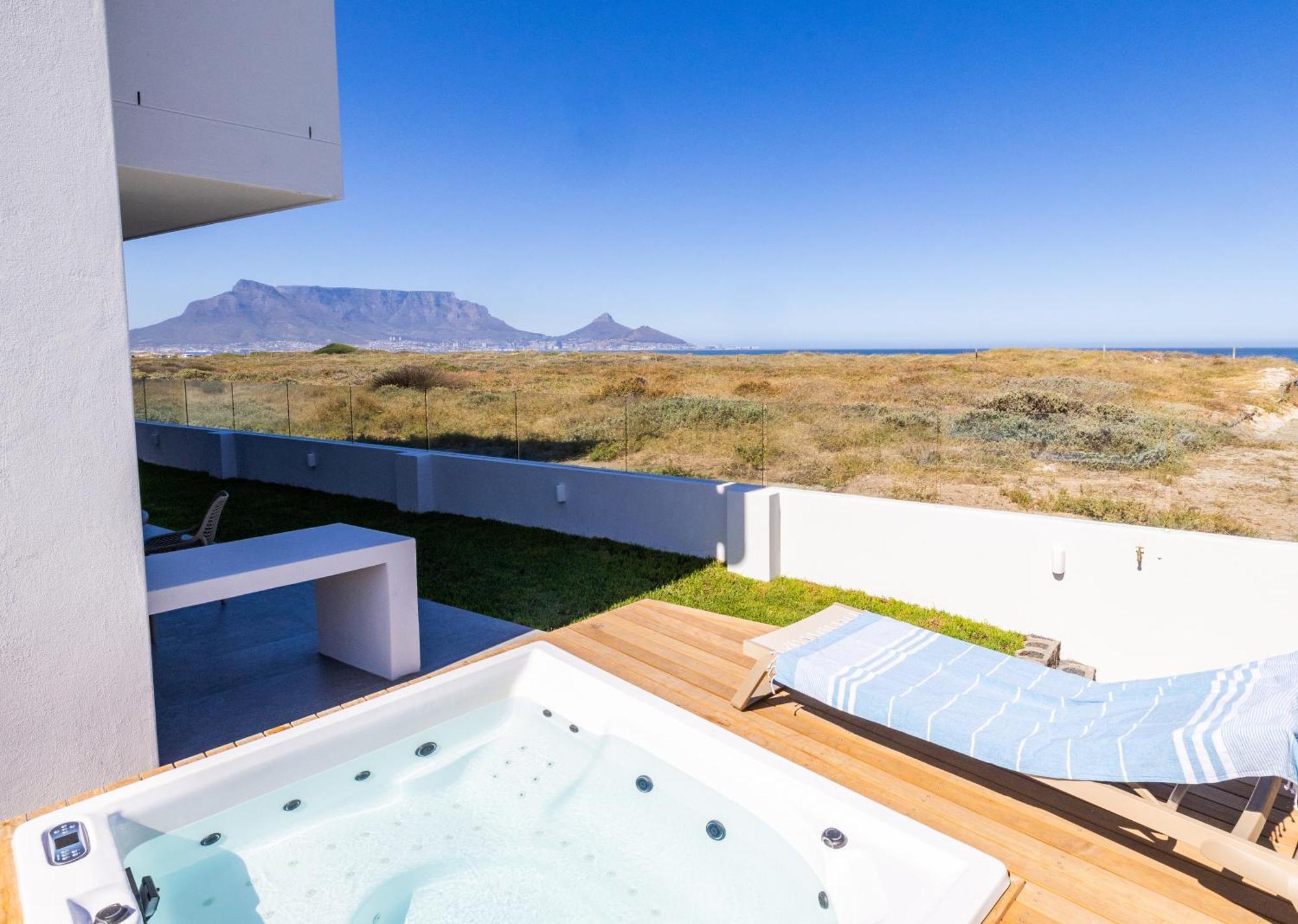 Ocean 9 - Sunset Beachfront Residency Cape Town